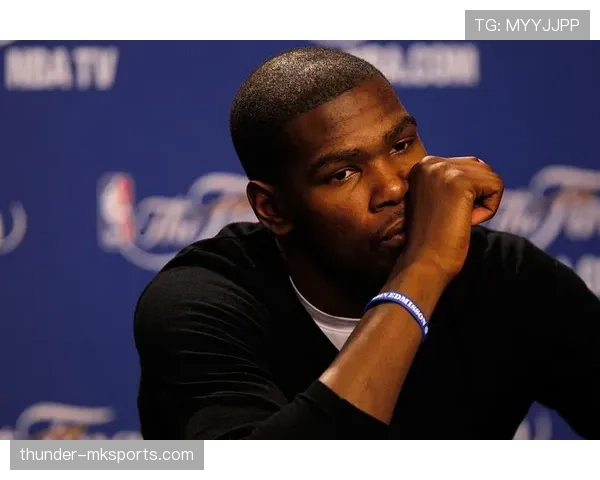 汉堡队关键球员挺身而出,逆转战局彰显领袖风范,状态回暖引关注