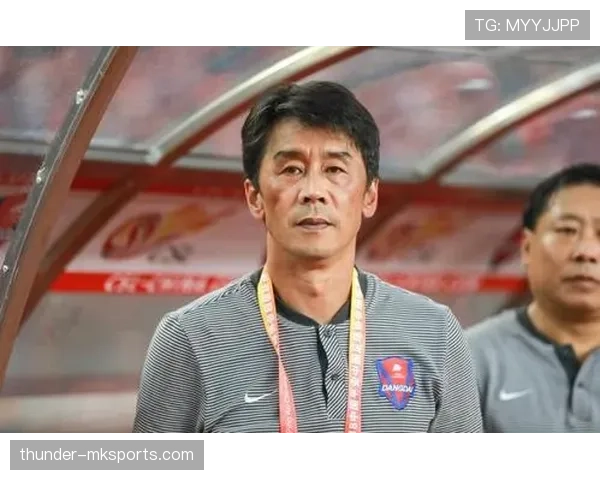 博洛尼亚主帅战术革新奏效，球队表现亮眼开启新时代