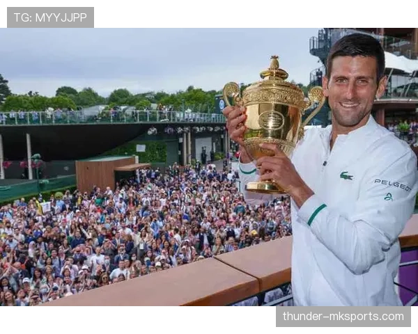 德约科维奇家冰箱里只有水和蛋白粉，连狗都瘦成闪电